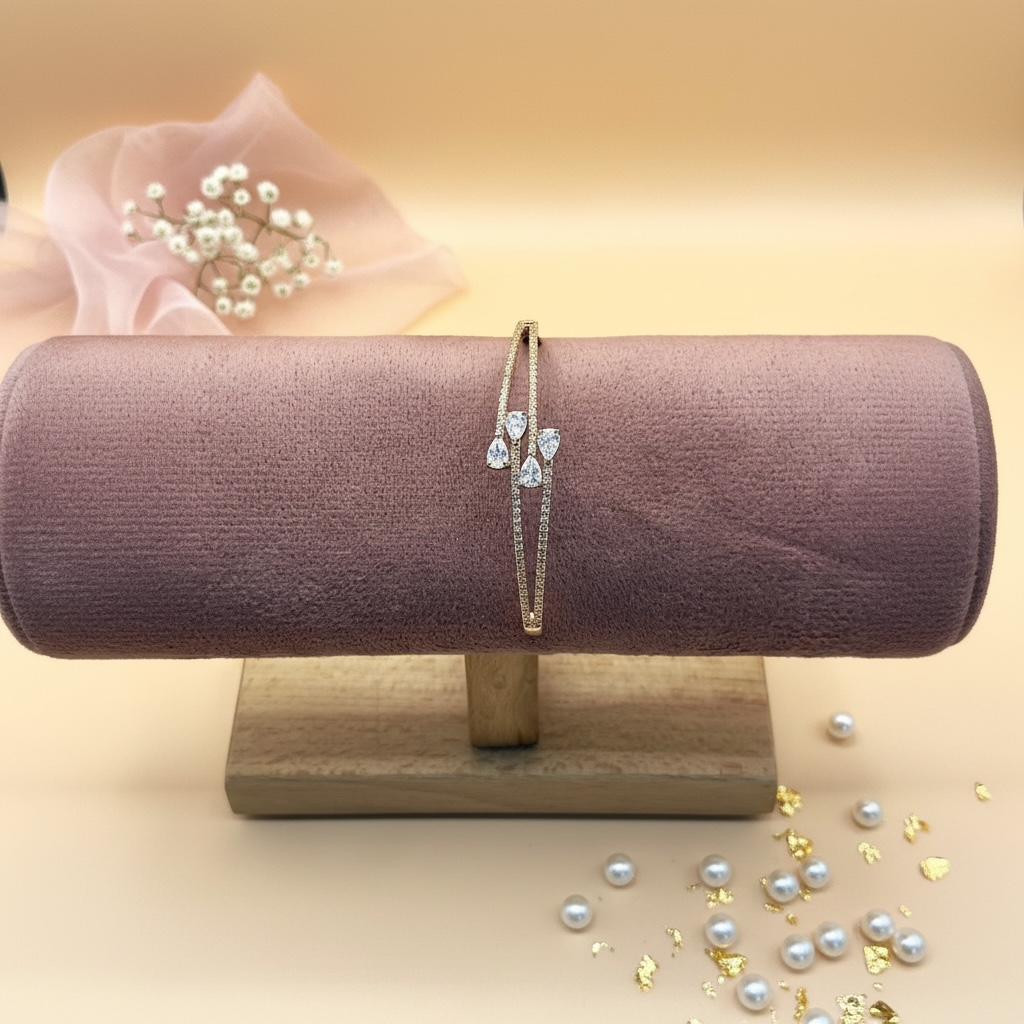 Petal Spark Bracelet (Gold Finish)
