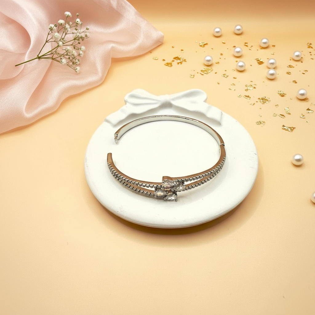 Petal Spark Bracelet (Gold Finish)